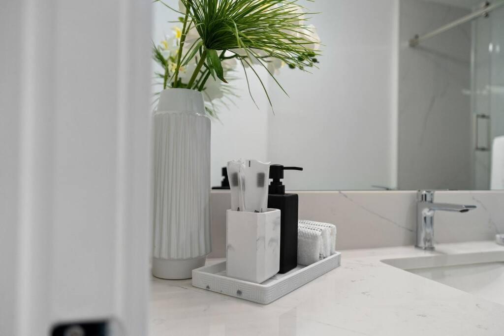 Brand New 2 Bedroom Point Grey Getaway Vancouver Esterno foto