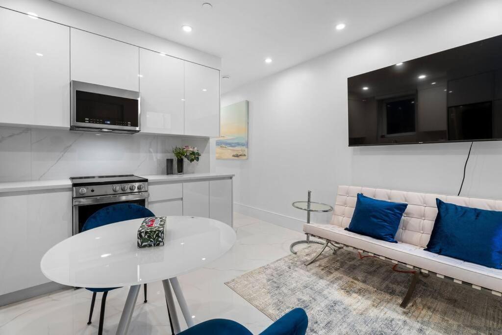 Brand New 2 Bedroom Point Grey Getaway Vancouver Esterno foto